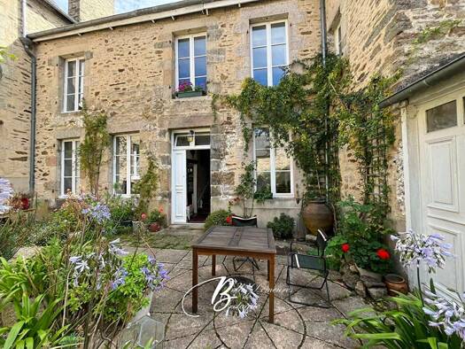 Maison à vendre 622 000 € 7 pièces 4 chambres 170 m² 100 m² de terrain Dinan 22100