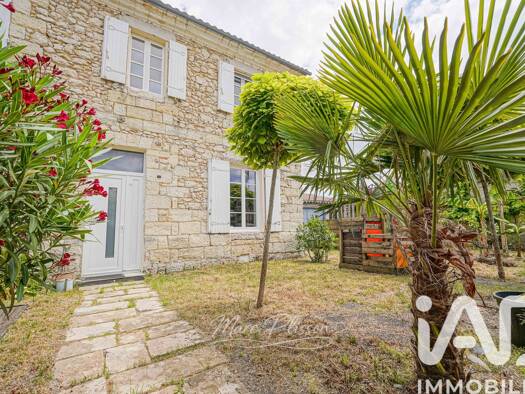 Maison à vendre 195 000 € 6 pièces 4 chambres 202 m² 400 m² de terrain Saint-Estèphe 33180