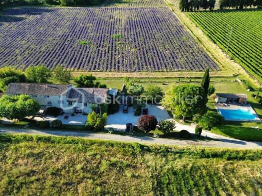 Maison à vendre 1 050 000 € 14 pièces 9 chambres 400 m² Chantemerle-lès-Grignan 26230