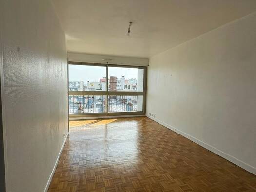 Appartement à louer 2 463 € 3 pièces 2 chambres 50 m² Étage 8/8 Grandes Carrières-Clichy Paris 18ème arrondissement 75018