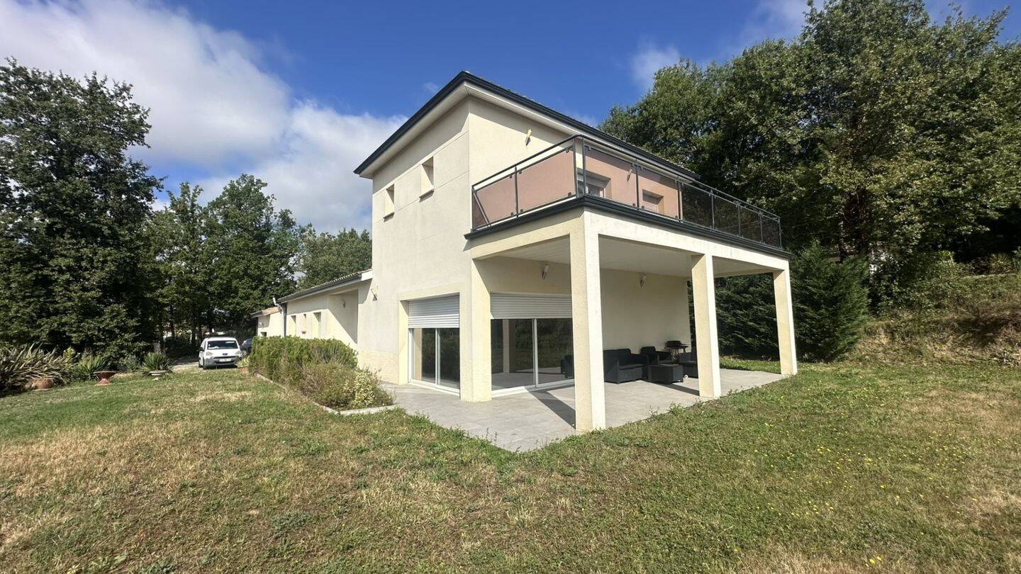 Maison à louer, 168m², LA SALVETAT BELMONTET