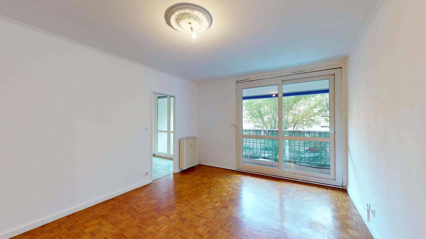 Apartment in Avenue des Champs Perdrix, Dijon for 83 m² with 3 b — 2