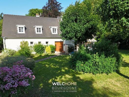 Maison à vendre 420 000 € 8 pièces 4 chambres 190 m² 1 760 m² de terrain Cortelin-Le Bourg-Taisey Saint-Rémy 71100