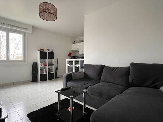 Appartement à vendre 80 000 € 1 pièce 22 m² Étage 2/3 Rive Droite-Apport Paris Gare Corbeil Essonnes 91100