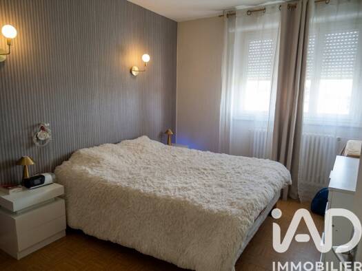 Appartement à vendre 220 000 € 4 pièces 3 chambres 80 m² Étage 1/5 Stand-Chirvaux-Gare Pontarlier 25300