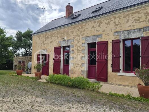 Maison à vendre 393 000 € 5 pièces 3 chambres 121 m² 8 364 m² de terrain Ligné 44850