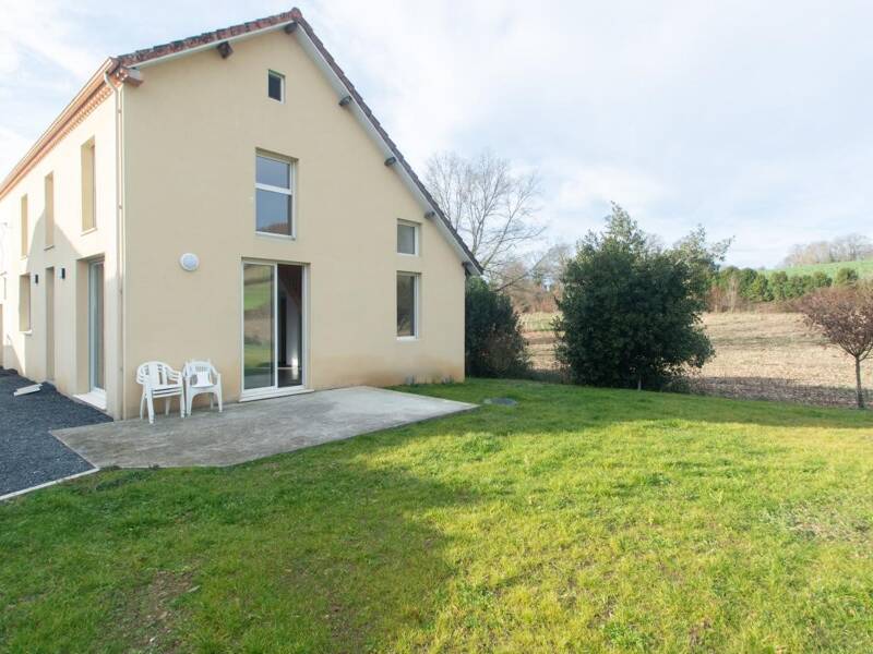 Maison à louer, 136m², SAUVAGNON