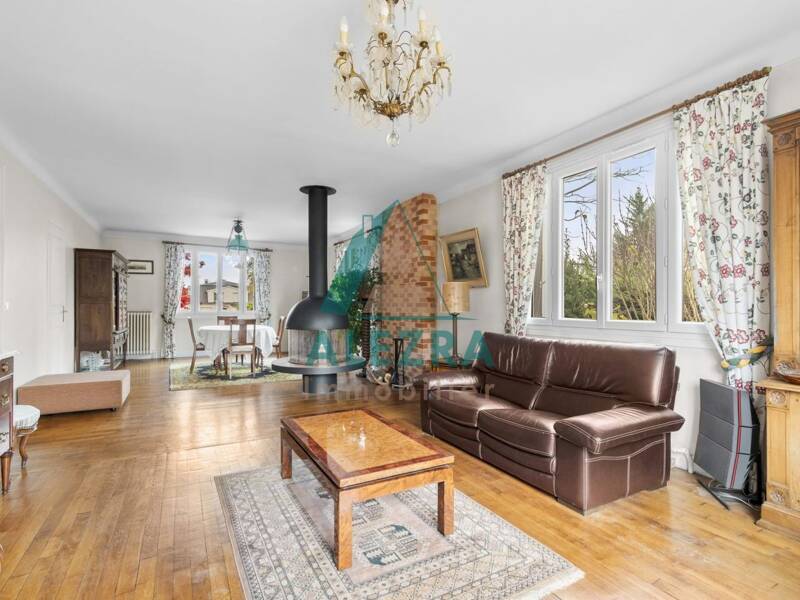Maison à vendre, 180m², LE MESNIL LE ROI
