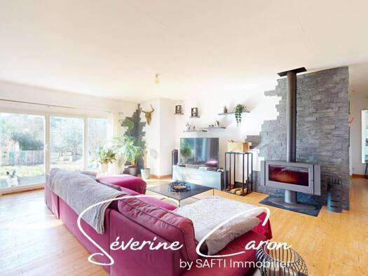Maison à vendre 520 000 € 6 pièces 4 chambres 155 m² 4 389 m² de terrain Besse-sur-Issole 83890