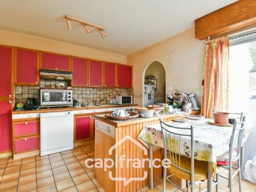 Maison de ville à vendre 123 000 € 4 pièces 3 chambres 103 m² 282 m² de terrain Sud Saint-Jean-d'Angély 17400