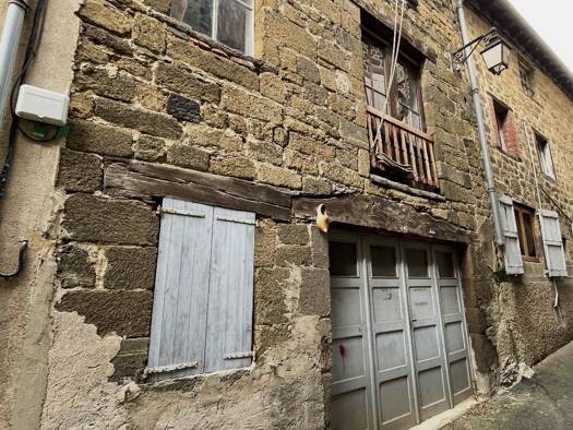 Maison à vendre 28 000 € 3 pièces 2 chambres 210 m² 98 m² de terrain Langeac 43300