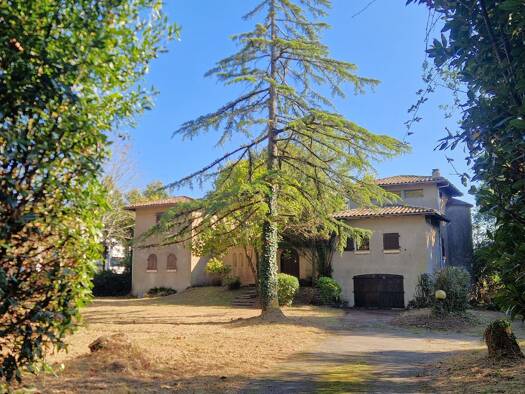 Villa à vendre 700 000 € 7 pièces 4 chambres 193 m² 5 000 m² de terrain Bayonne 64100