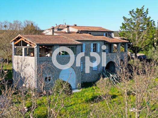 Maison à vendre 1 250 000 € 6 pièces 5 chambres 170,3 m² 4 923 m² de terrain Banne 07460