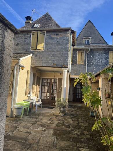 Maison à vendre 250 000 € 7 chambres 258 m² Oloron-Sainte-Marie 64400