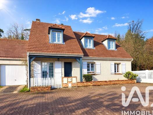 Maison à vendre 321 000 € 8 pièces 7 chambres 149 m² 850 m² de terrain Saclas 91690