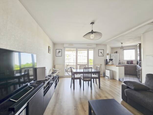 Appartement à vendre 279 500 € 3 pièces 2 chambres 68 m² Étage 3/4 Villaroy Guyancourt 78280