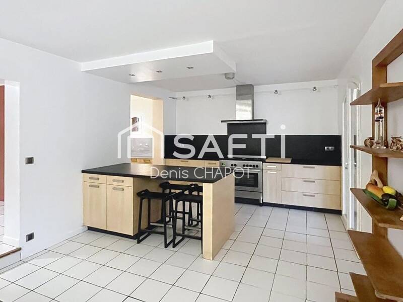 Maison à vendre, 182m², LE REVEST LES EAUX