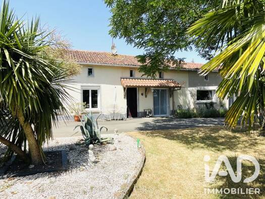 Maison à vendre 231 500 € 5 pièces 3 chambres 140 m² 28 590 m² de terrain Lys-Haut-Layon 49560