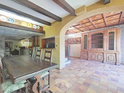 Maison à vendre 155 000 € 8 pièces 4 chambres 236,1 m² 4 351 m² de terrain Hartzviller 57870