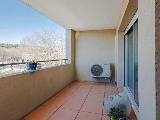 Appartement en viager 42 000 € 3 pièces 2 chambres 60 m² Étage 1/2 Vedène 84270