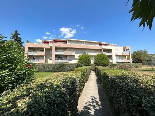 Appartement à vendre 270 300 € 3 pièces 2 chambres 66,9 m² RDC Montfavet Pericentre Avignon 84140