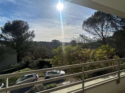 Appartement à louer 750 € 2 pièces 1 chambre 45 m² Garrigues Nîmes 30900