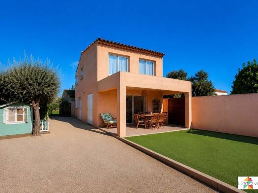 Villa à vendre 330 000 € 3 pièces 2 chambres 64 m² 248 m² de terrain Peripherie Centre Saint-Maximin-la-Sainte-Baume 83470