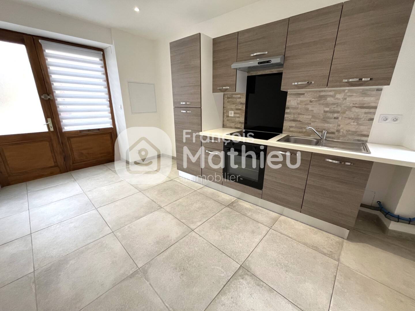 Maison à louer, 41m², VAUX EN BEAUJOLAIS