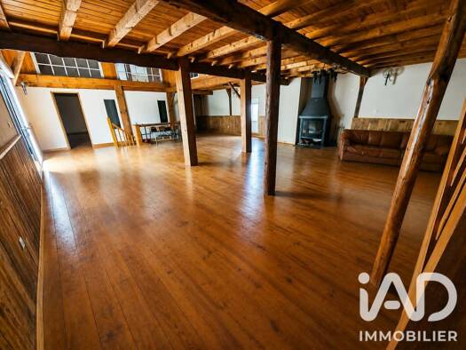 Maison à vendre 239 000 € 9 pièces 7 chambres 287,01 m² 1 546 m² de terrain Prondines 63470