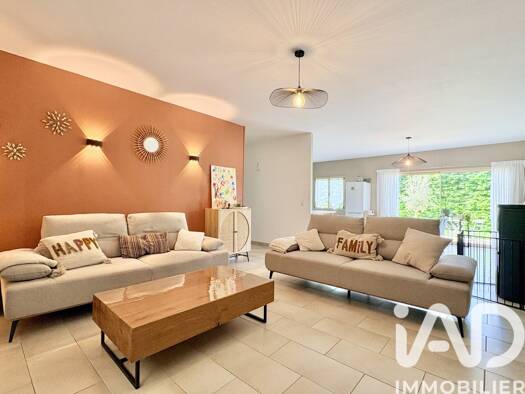 Maison de plain-pied à vendre 275 000 € 5 pièces 3 chambres 123 m² 800 m² de terrain Moussey 10800