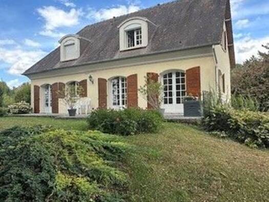 Maison à vendre 330 750 € 8 pièces 5 chambres 200 m² 3 500 m² de terrain Oisemont 80140