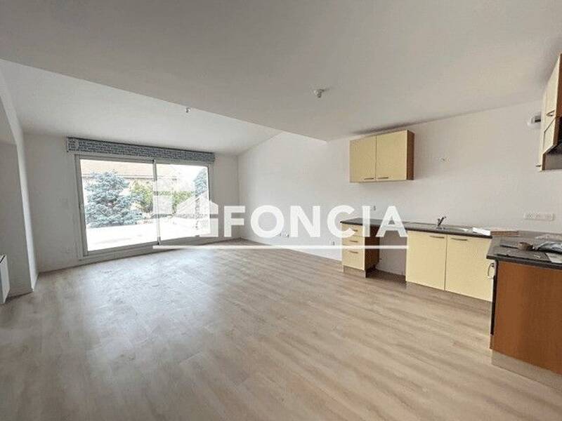 Maison à louer, 76m², LEYR