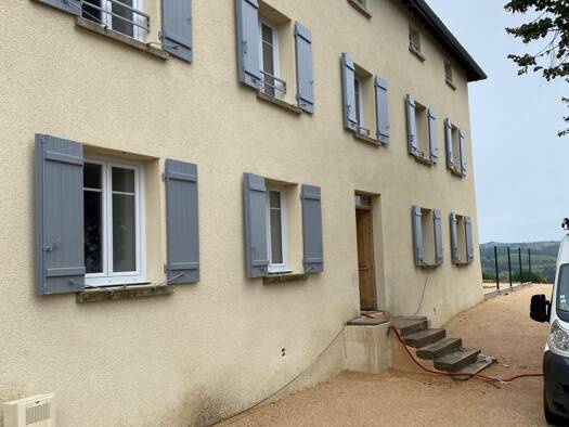 Appartement à louer 592 € 4 pièces 3 chambres 79,6 m² Pomeys 69590