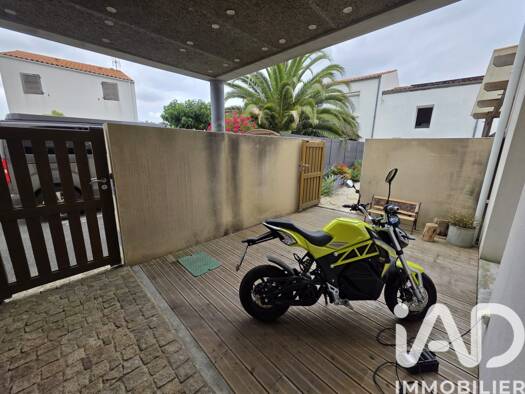 Appartement à vendre 250 000 € 4 pièces 2 chambres 64,5 m² RDC/1 Bourg Périgny 17180