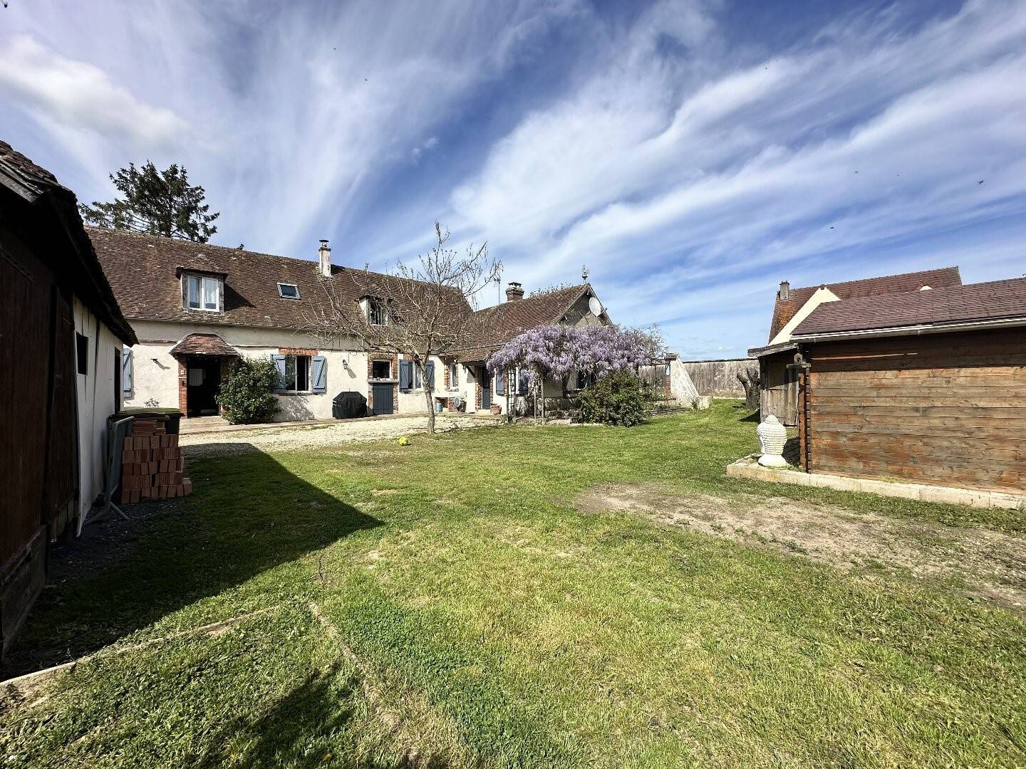 Maison à vendre, 161m², TREMBLAY LES VILLAGES