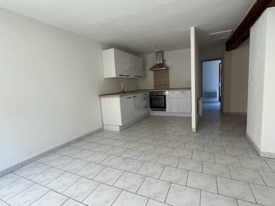 Appartement à louer 625 € 4 pièces 3 chambres 67 m² RDC Pennautier 11610