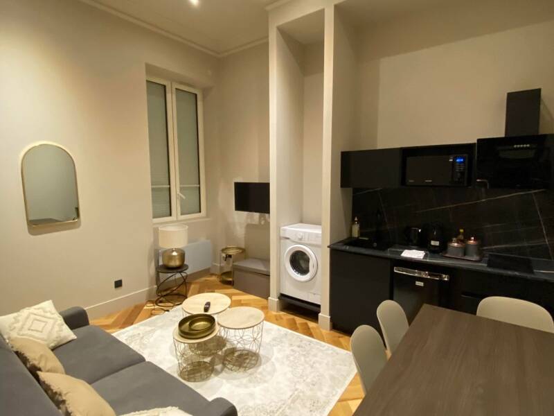 Maison à louer, 27m², LA TOUR DE SALVAGNY