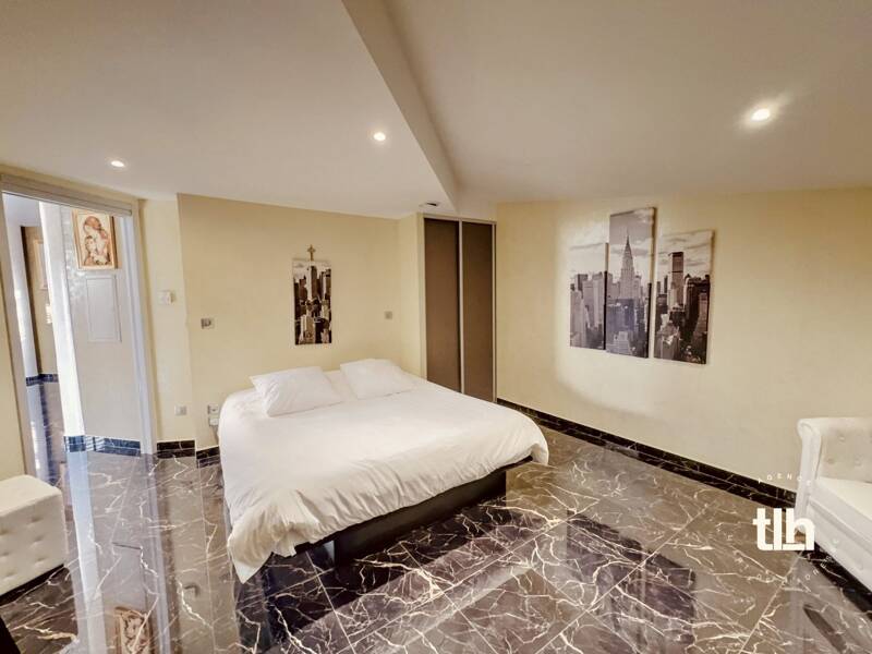 Maison à vendre, 377m², NIMES