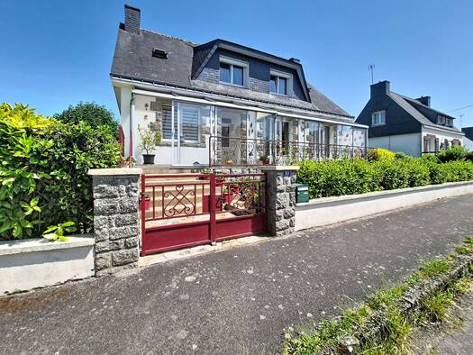 Maison à vendre 212 000 € 6 pièces 4 chambres 150 m² 695 m² de terrain Sud Scaër 29390