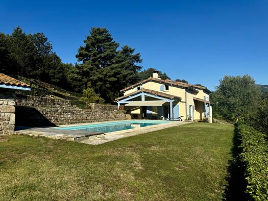 Maison à vendre 420 000 € 6 pièces 5 chambres 142 m² 2 000 m² de terrain Meyras 07380