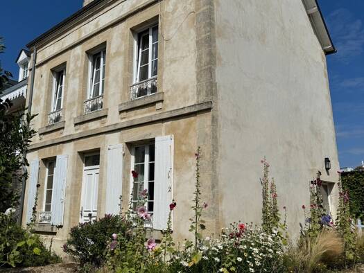 Maison à vendre 369 990 € 7 pièces 6 chambres 100 m² 210 m² de terrain Arromanches-les-Bains 14117