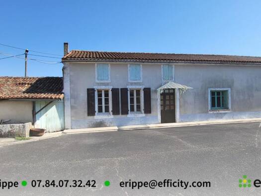 Maison de plain-pied à vendre 138 000 € 4 pièces 2 chambres 118 m² 6 755 m² de terrain Saint-Amant-de-Nouère 16170