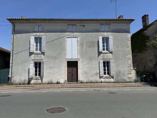 Maison à vendre 99 000 € 4 pièces 2 chambres 152 m² 567 m² de terrain Casteljaloux 47700