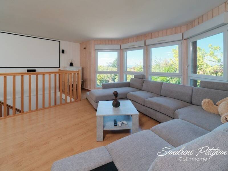 Maison à vendre, 216m², SAINT JEAN DE THURIGNEUX