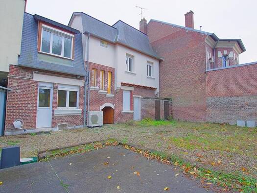 Maison de ville à vendre 172 000 € 6 pièces 4 chambres 165 m² 1 189 m² de terrain Chaulnes 80320