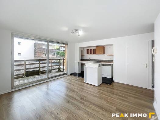 Appartement à louer 855 € 2 pièces 1 chambre 42,5 m² RDC Bonne 74380