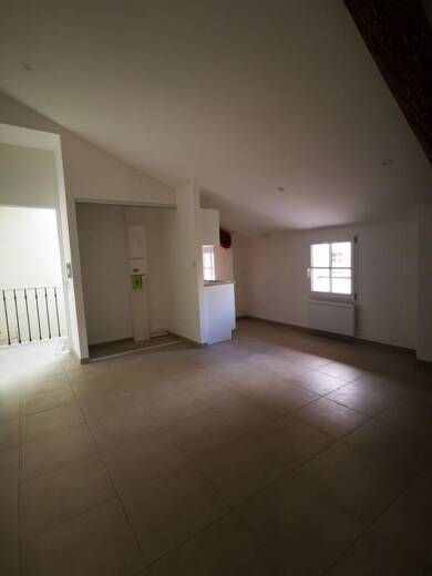 Appartement à louer 680 € 2 pièces 1 chambre 41,8 m² 2ème étage Abbaye-La Motte Villeneuve-Lès-Avignon 30400