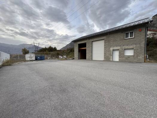 Local commercial à vendre 252 000 € 200 m² de surface de vente Saint-Julien-Mont-Denis 73870