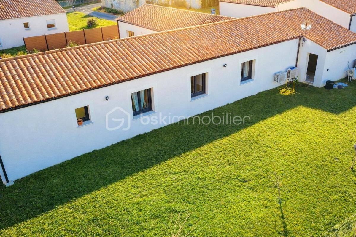 Maison à vendre, 138m², SURGERES