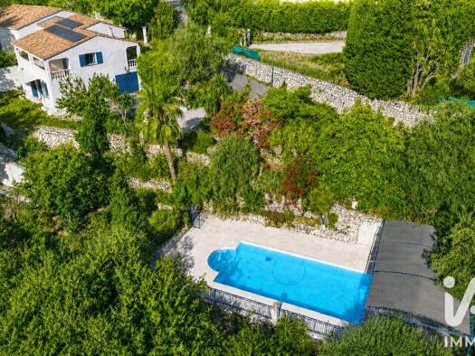 Maison à vendre 845 000 € 9 pièces 7 chambres 200 m² 2 500 m² de terrain Le Broc 06510